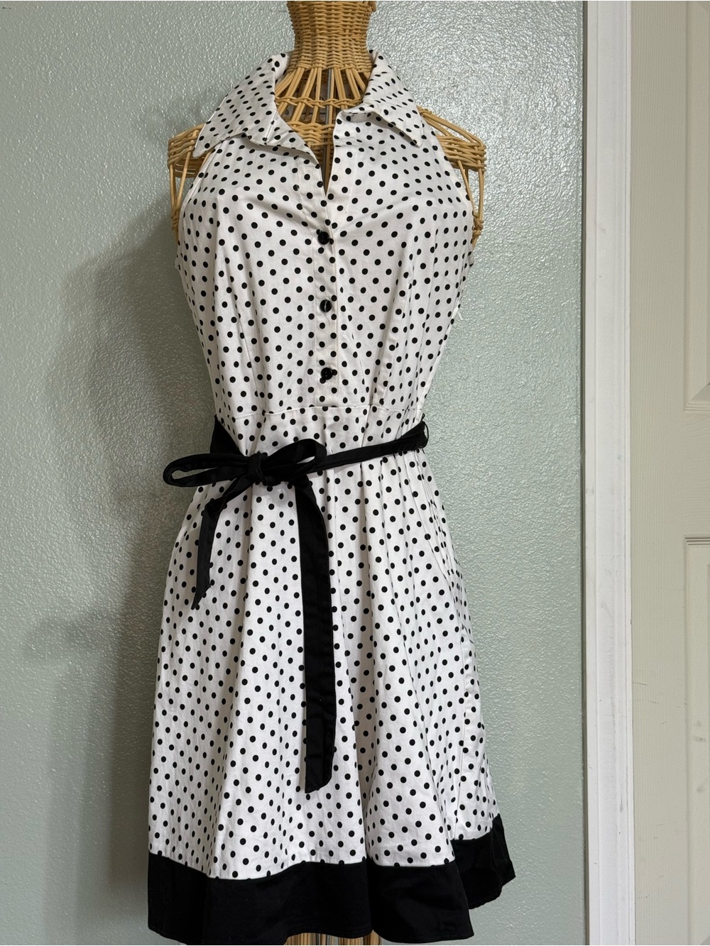 Vintage Polka Dot Dress with Black Belt Women’s size 10